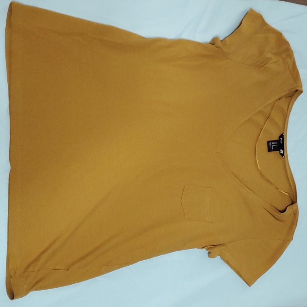 Mustard yellow t shirt